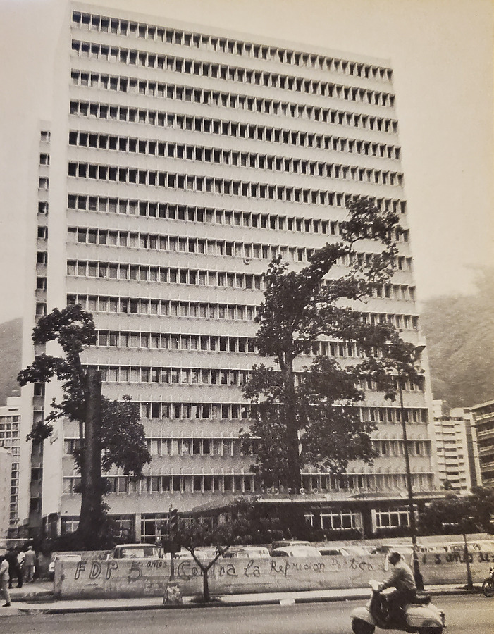 Edificio Mene Grande by American Iron and Steel Institute