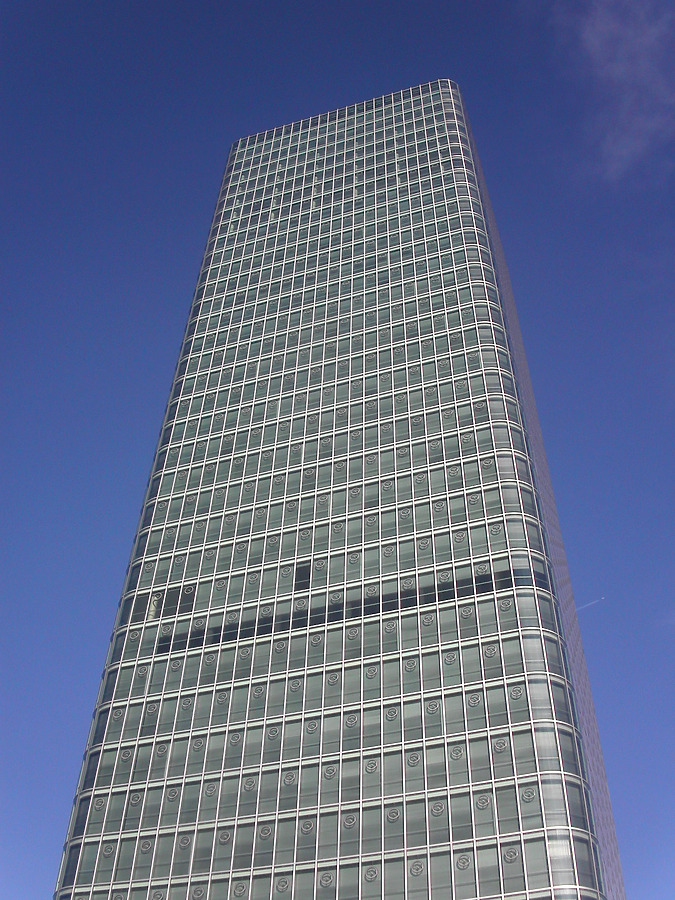 Hochhaus Uptown München by Cesar Serrano