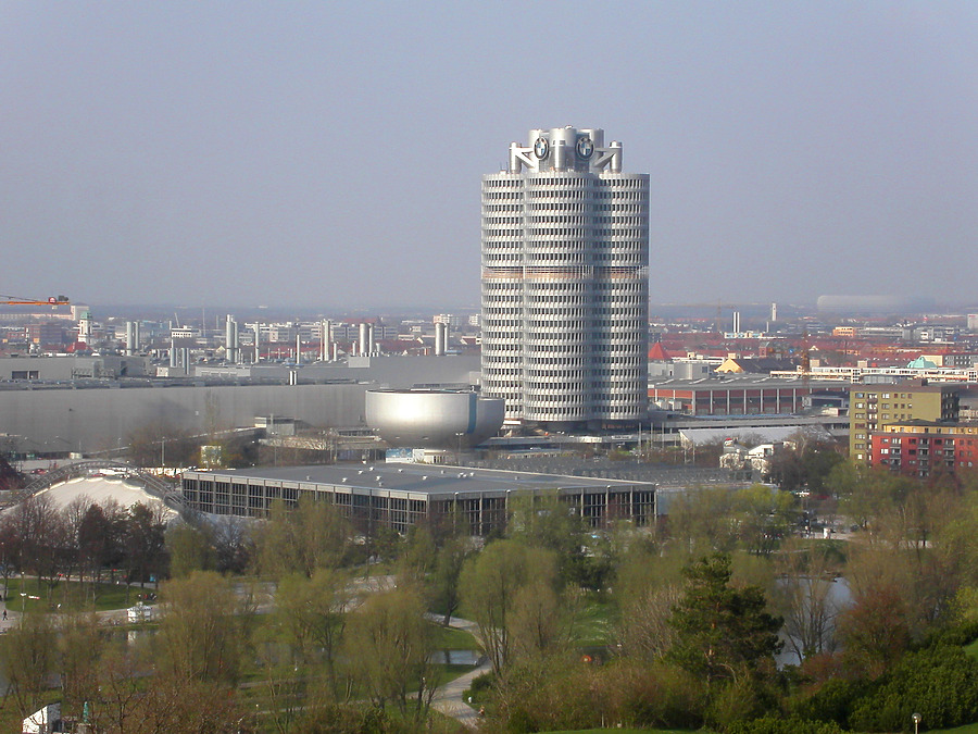 BMW Building by Cesar Serrano