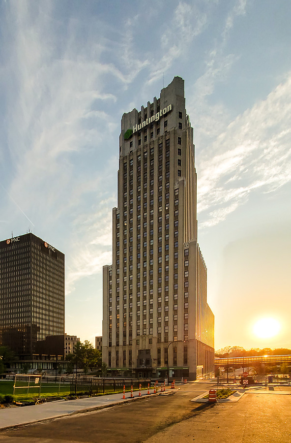 Huntington Tower by Ryan Hildebrand