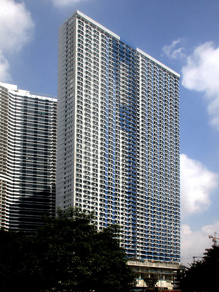 562-175-136