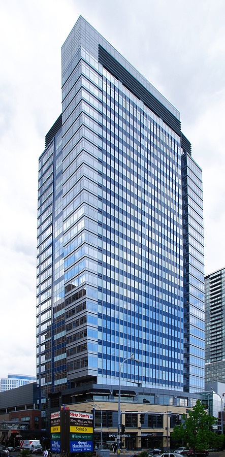 Eddie Bauer at Lincoln Square by Huopa