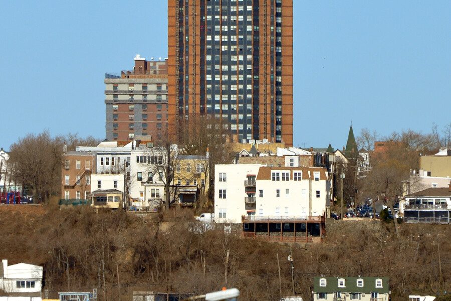 Bella Vista Apartments