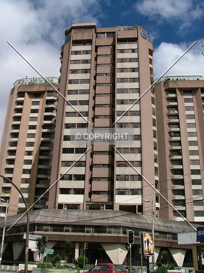 Torres Almagro Torre B by Rodrigo Salas