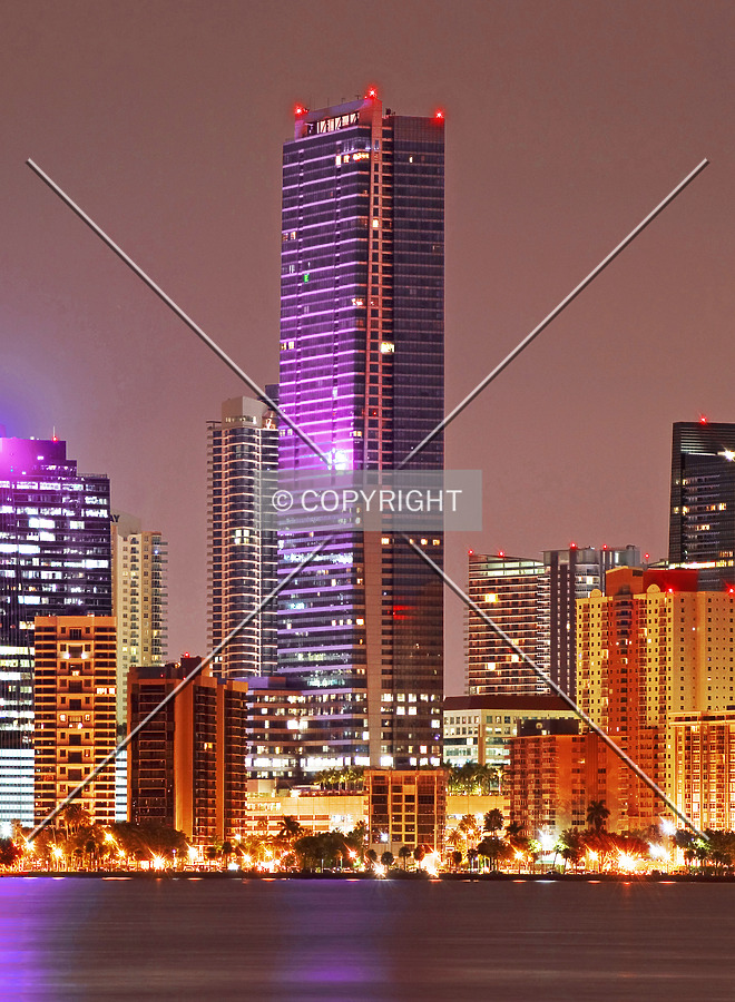 Four Seasons Hotel & Tower by Jorge Molina