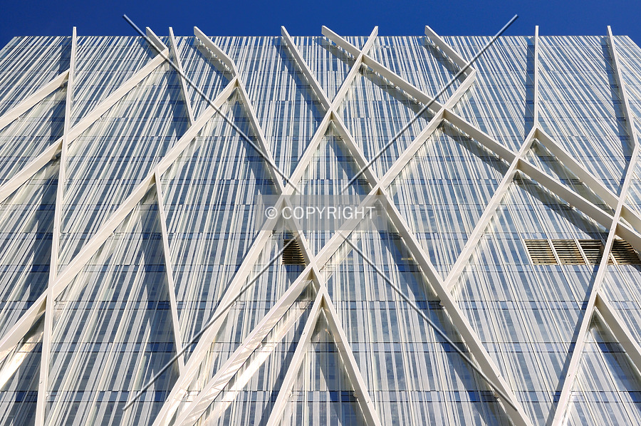 Torre Diagonal Zero Zero by David Guija