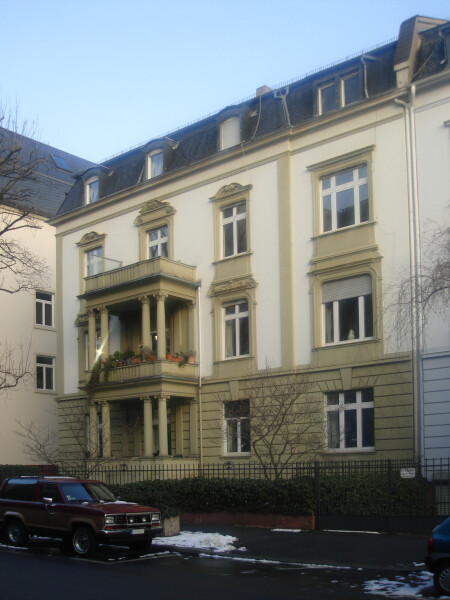 Schumannstraße 64