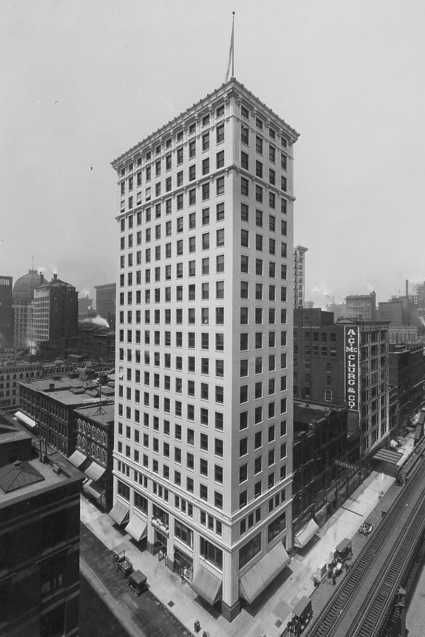 Steger Building by Chicago History Museum, ICHi-021186; Kaufmann, Weimer & Fabry Co., photographer