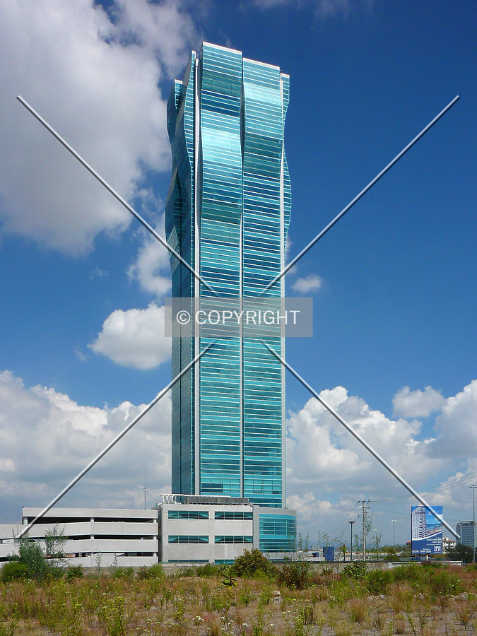 Torre JV III by Luis Ibáñez