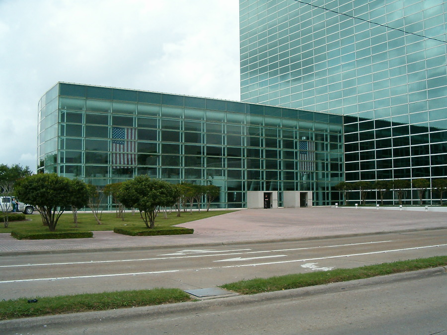 Capital One Bank Tower by Rodney Gunn