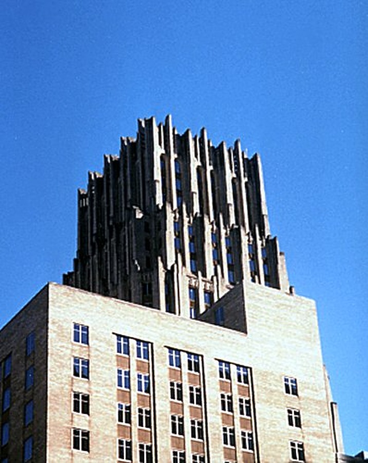 JPMorgan Chase Building by Kevin Lehnhardt