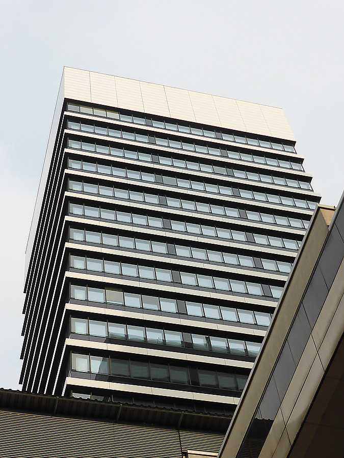 Mundsburg Turm I by Der Hamburger