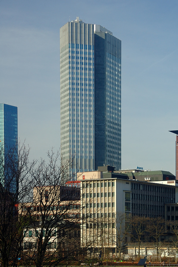 Bankgebäude BfG by David Guija