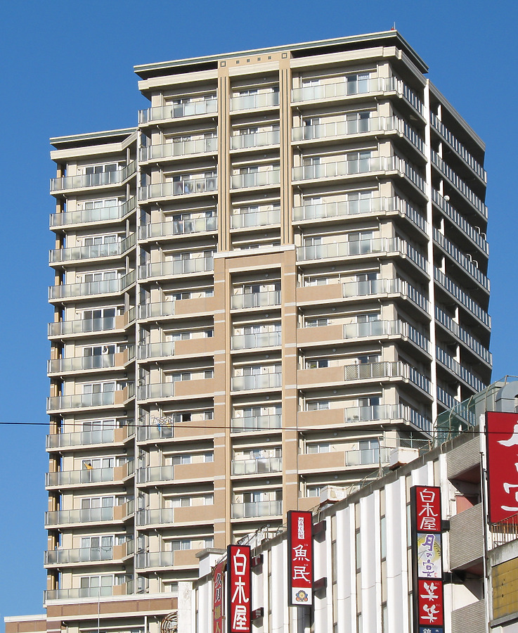 Renai Lyra Tower Funabashi by Kevin Hemphill