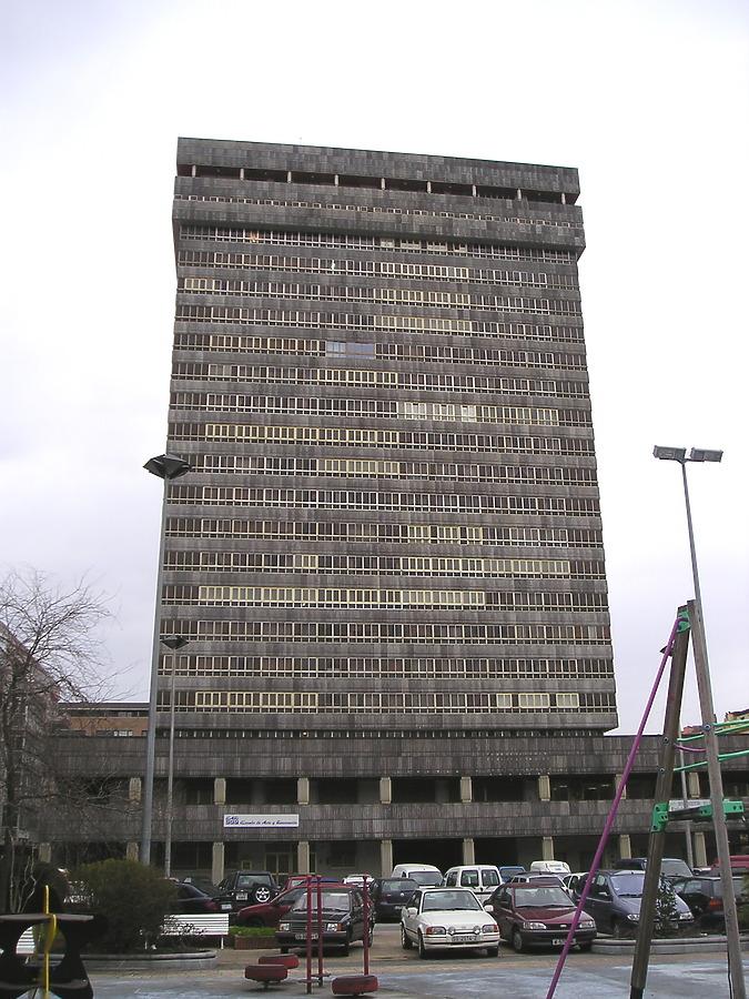 Torre de Atotxa by Mikel Allende