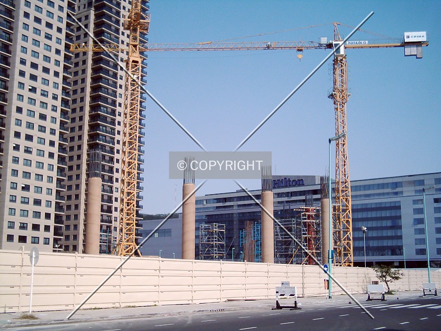 Torre Repsol YPF by Maximiliano Buono