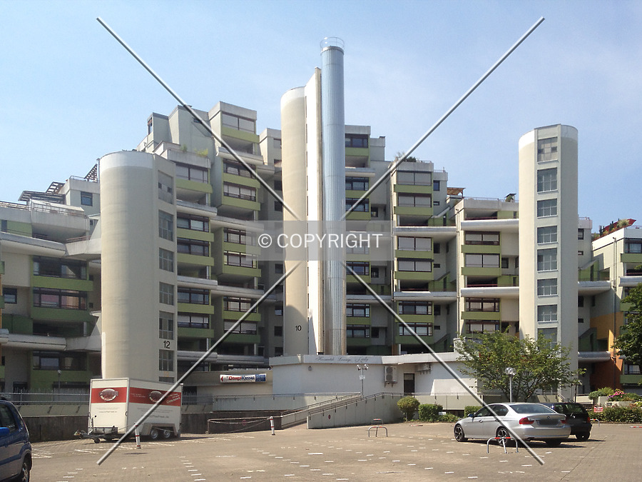 Föhrenstraße 4-16 by Nephilim