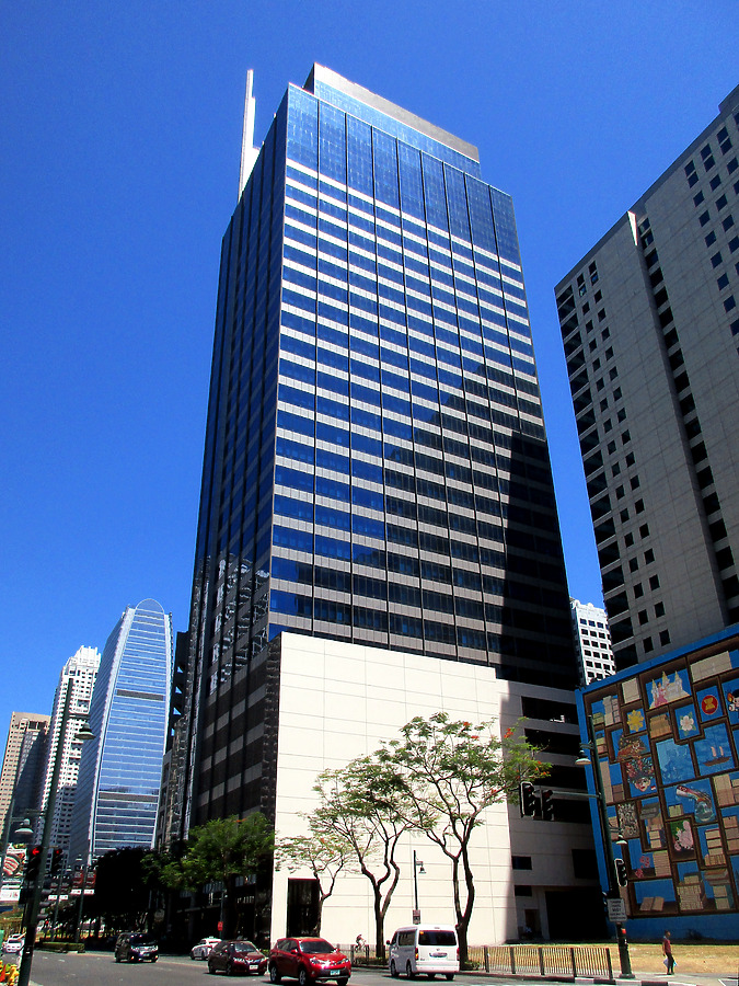 RCBC Savings Bank Corporate Center by Daniel Kieckhefer