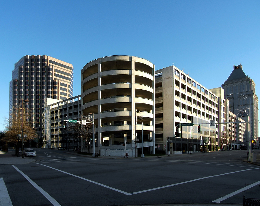 Bellemeade Street Parking Deck Photo 568-907-326 - Stock Image - SKYDB