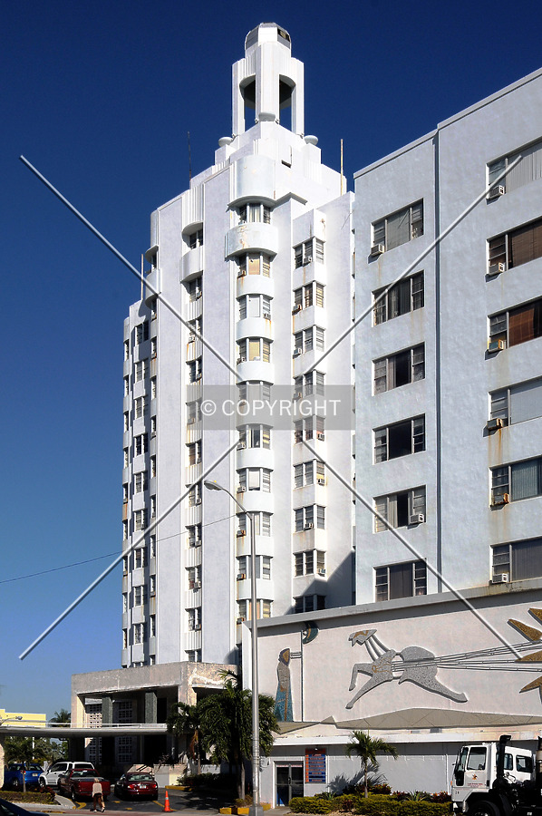Versailles Hotel Condominium by Jorge Molina