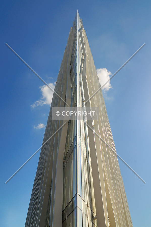 Torre Diagonal Zero Zero by David Guija