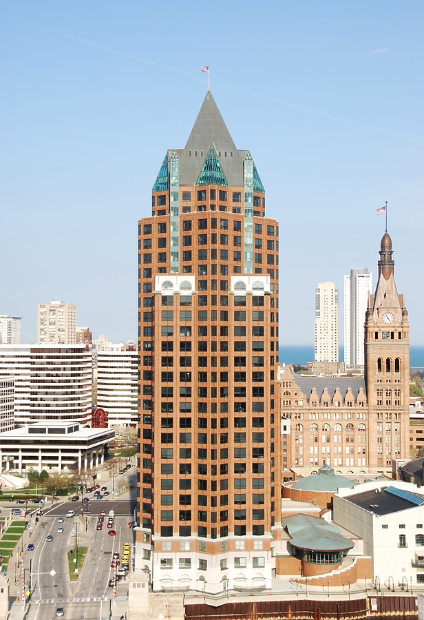 Milwaukee Center by Huopa