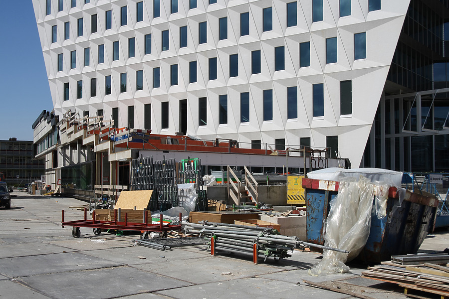 Stadskantoor Leyweg by Michiel van Dijk