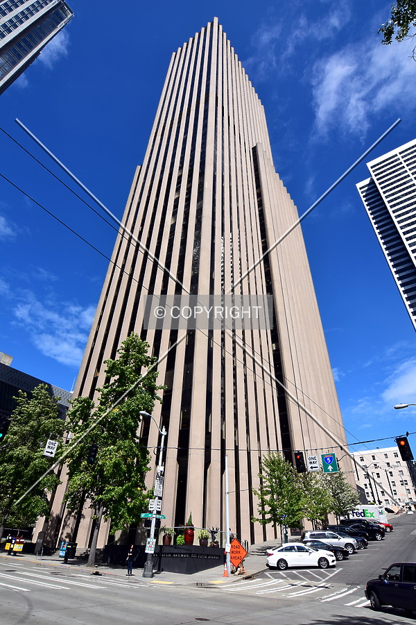 901 Fifth Avenue by Emmanuel D.