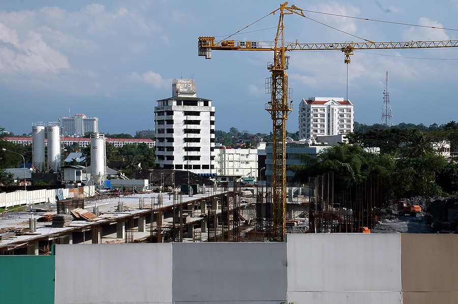 Novotel Interhill Kuching by John Bek