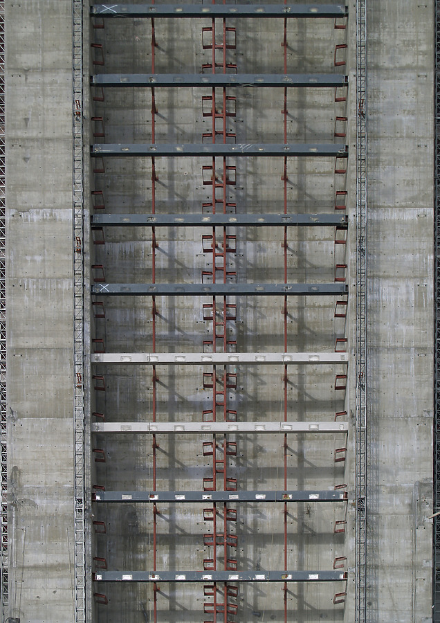 Torre Caja Madrid by Cesar Serrano