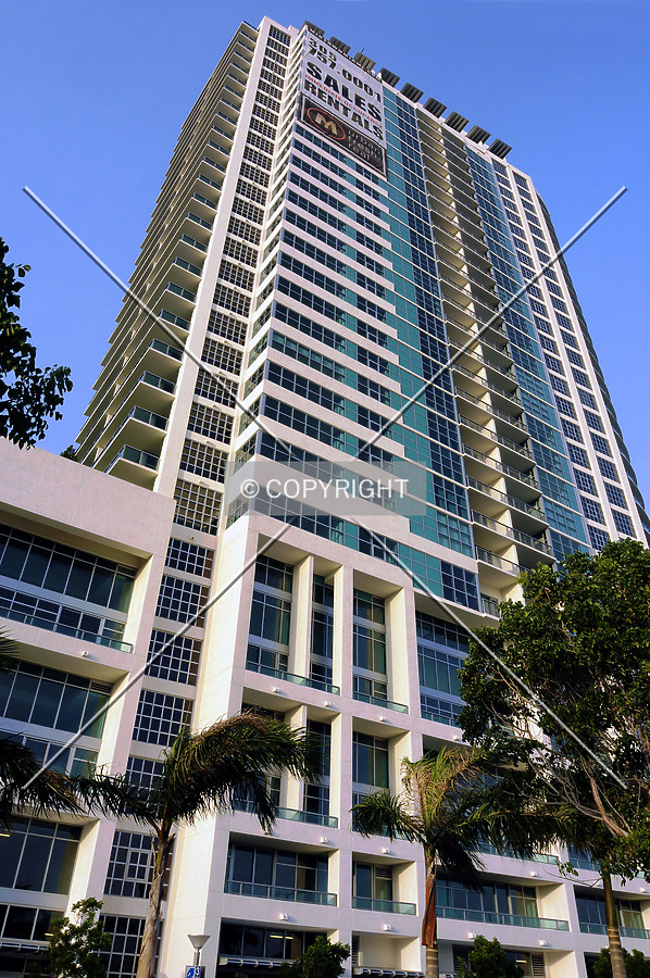 4 Midtown by Jorge Molina