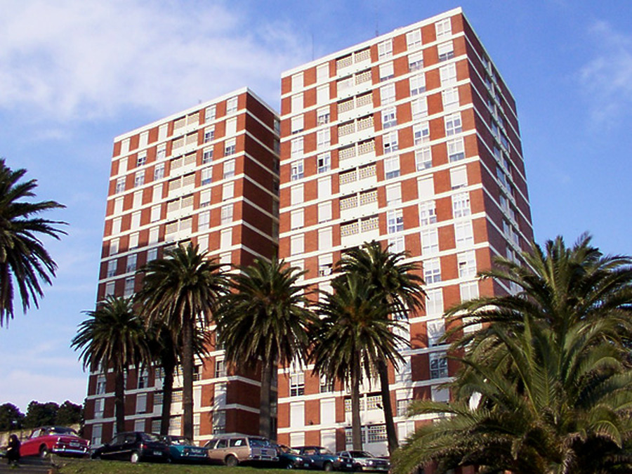 Edificio Argos by Daniel Kieckhefer