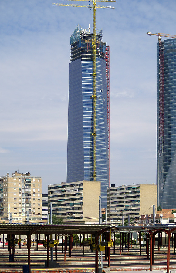 Torre de Cristal by Cesar Serrano