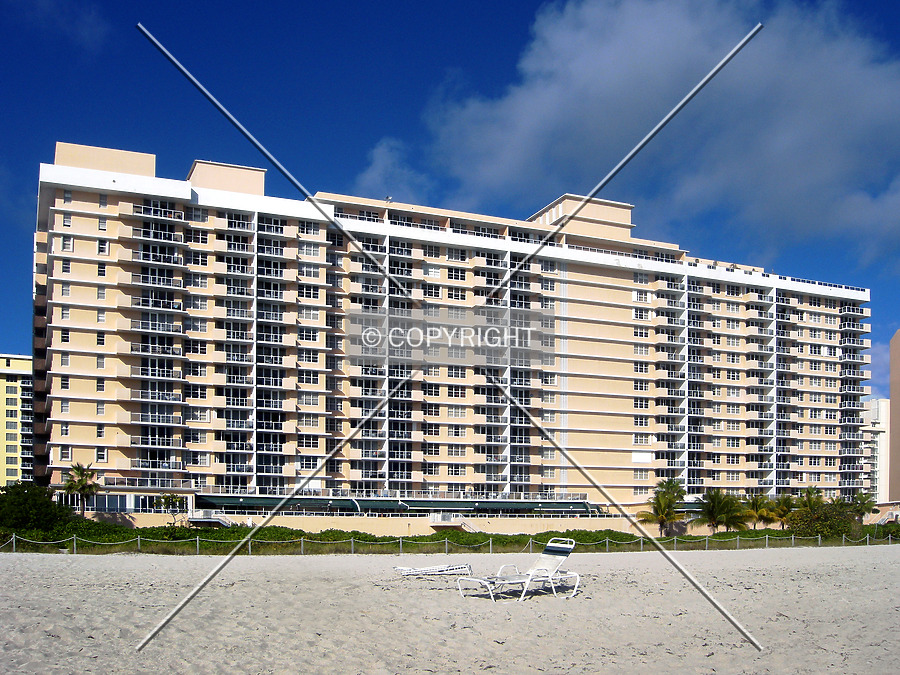 The Pavilion Condominiums by Jorge Molina