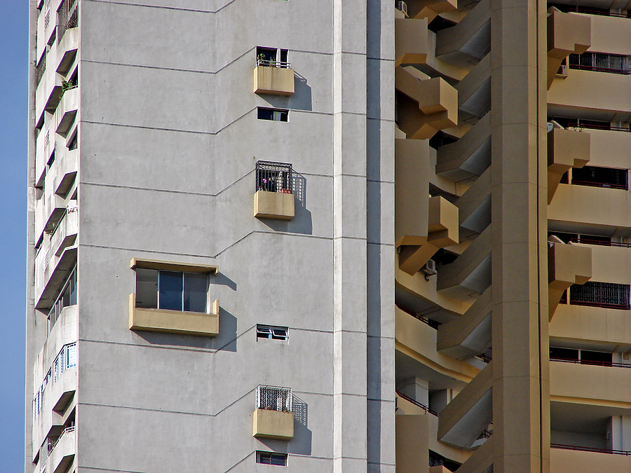 Pearl Bank Apartments by Horst Kiechle