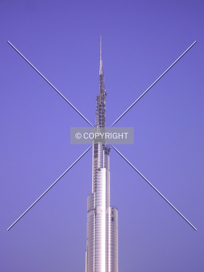 Burj Khalifa by Arvin Daeizadeh