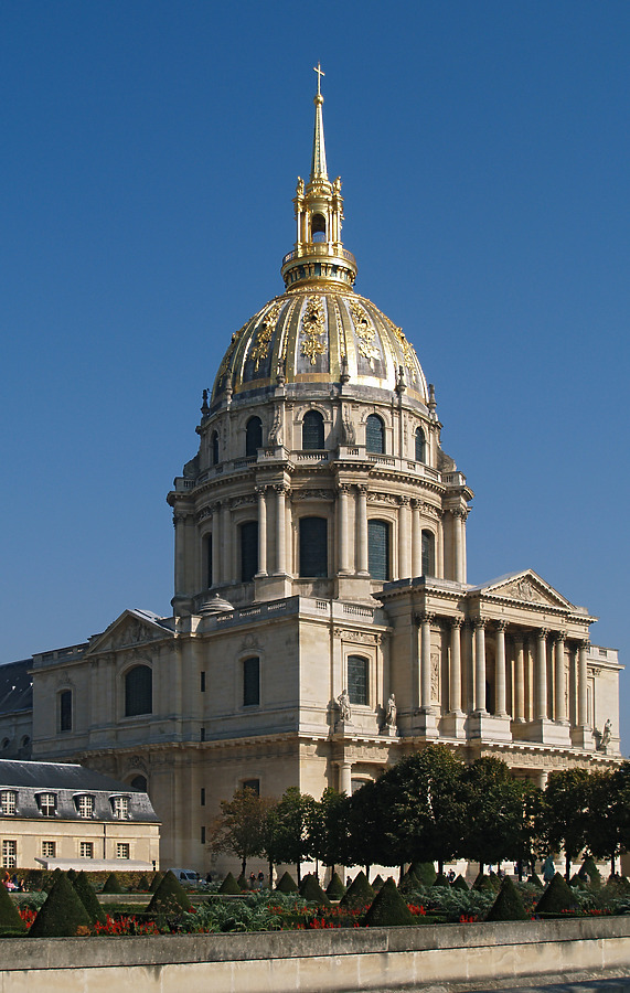 Cathédrale Saint-Louis-des-Invalides by Cesar Serrano