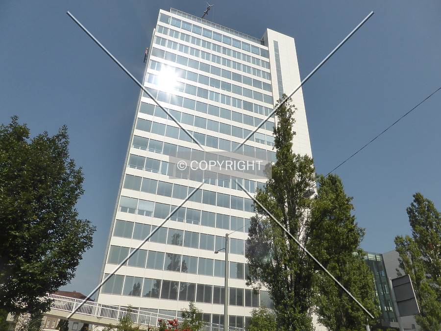 Sparkassen Informatik Hochhaus by Nephilim