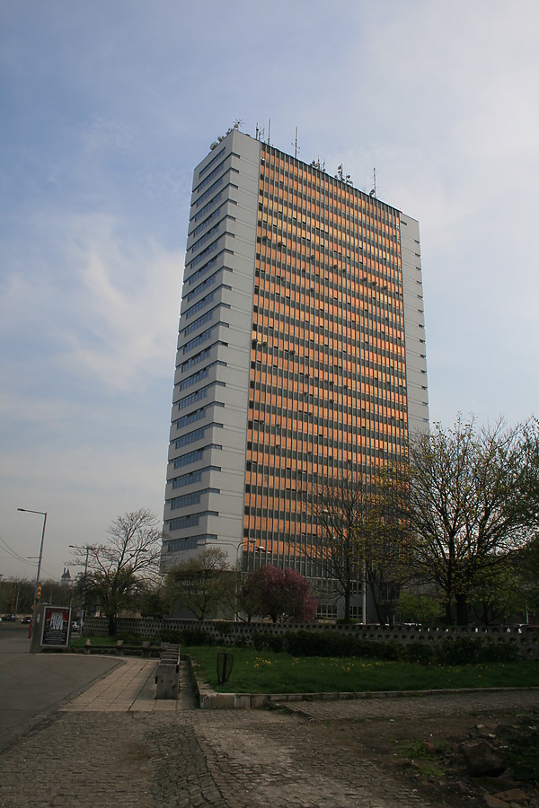 Semmelweiss Medical University by Kjetil Balog