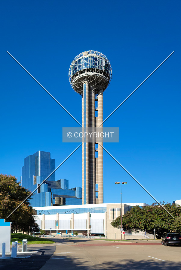 Reunion Tower by Ryan Hildebrand