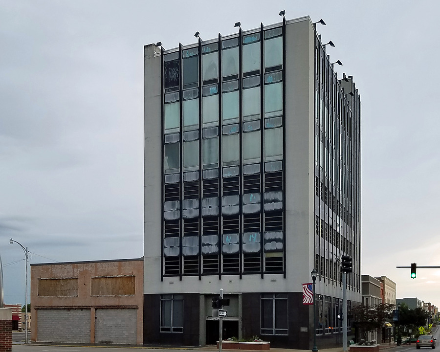 Bank of America Building by Ryan Hildebrand