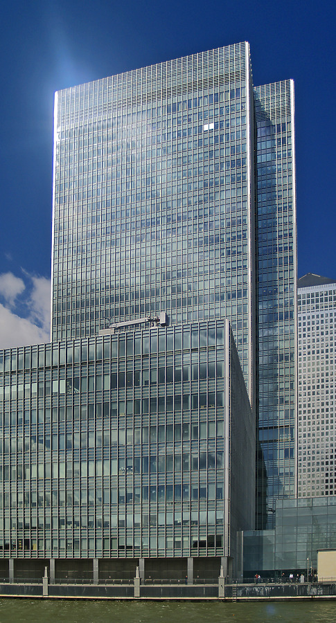 25 Bank Street by Cesar Serrano