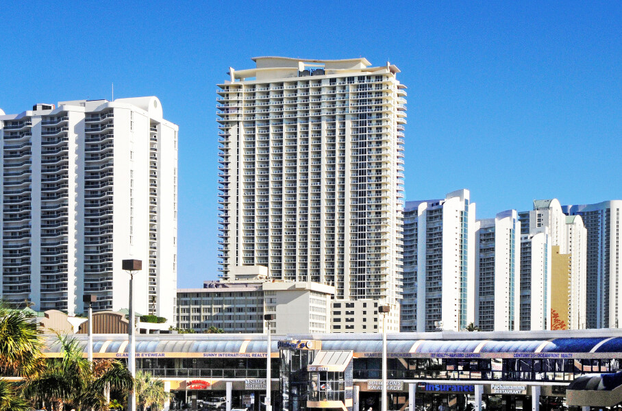 La Perla Ocean Residences