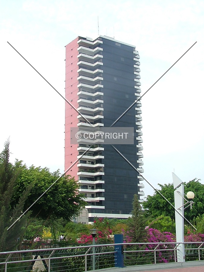Edificio El Fortin by Rodrigo Salas
