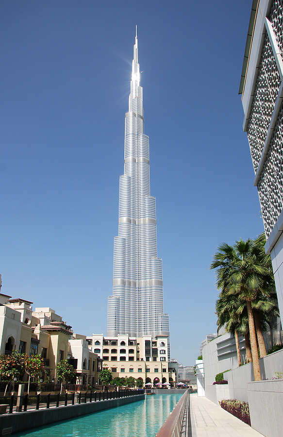 Burj Khalifa by Nareg Karamanoukian