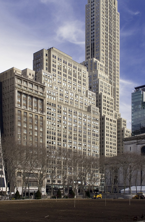 Salmon Tower by Pavel Toczynski