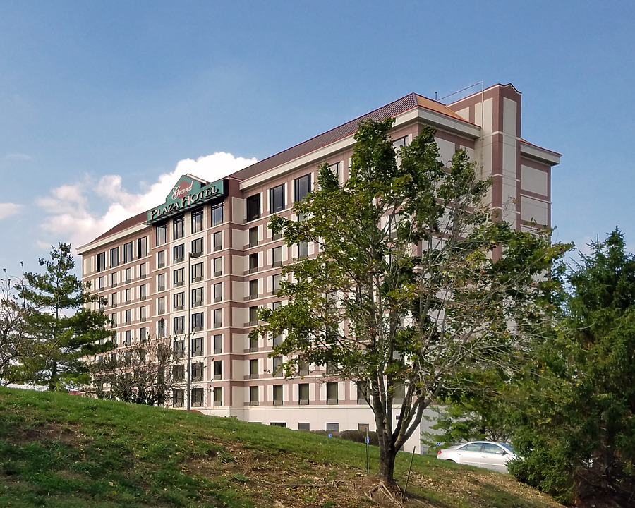 Branson Grand Plaza Hotel by Ryan Hildebrand
