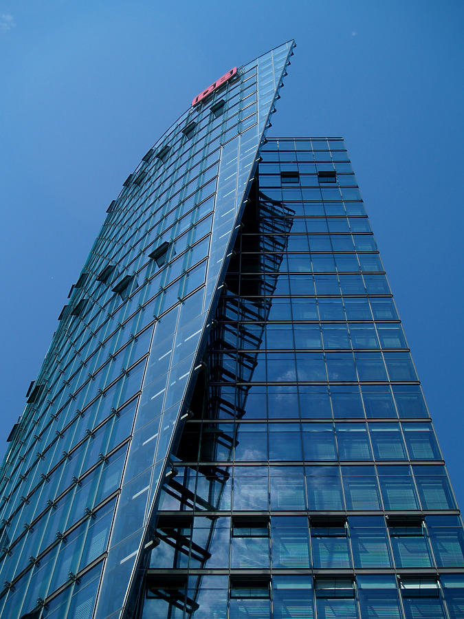 Bahn Tower by Cesar Serrano