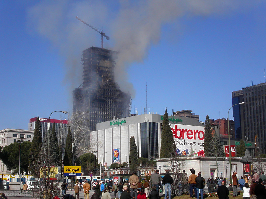 Edificio Windsor by Cesar Serrano