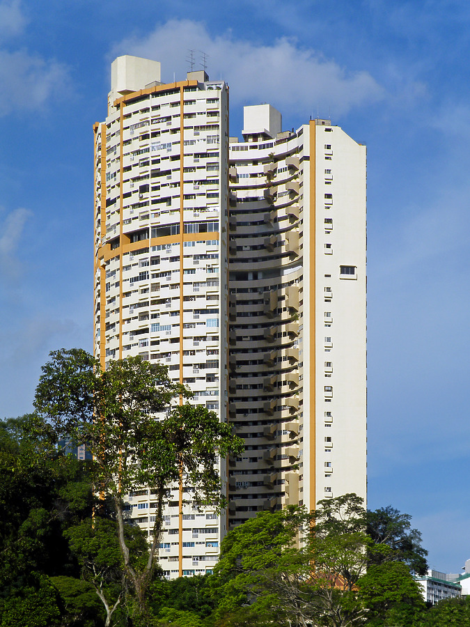 Pearl Bank Apartments by Horst Kiechle